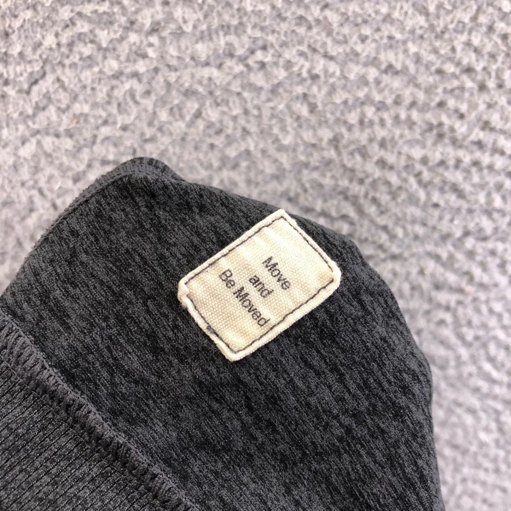 Vuori Ponto Performance Crew Mens Small Gray Dreamknit Soft Lightweight Pocket